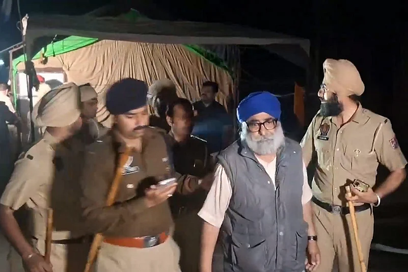 Tensions rise at Ambala border after farmer leaders detained, heavy police deployment.