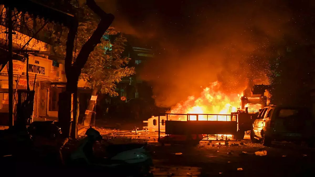 PTI : Fire set by miscreants amid violence in Nagpur over removal of Aurangzeb's tomb.