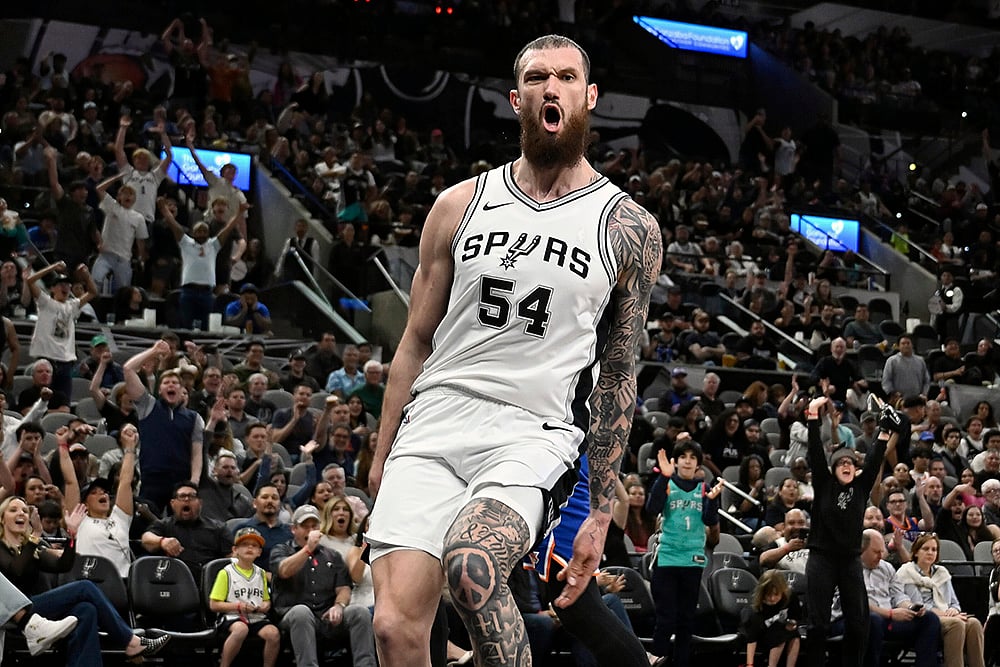NBA basketball 2024-25 game New York Knicks vs San Antonio Spurs: Sandro Mamukelashvili 