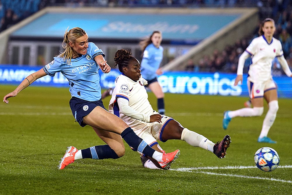 Womens Champions League UWCL Quarter-Finals 1st Leg Chelsea vs Manchester City:  Jill Roord