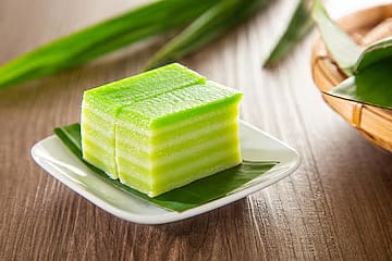  Kuih, traditional Southeast Asian snacks