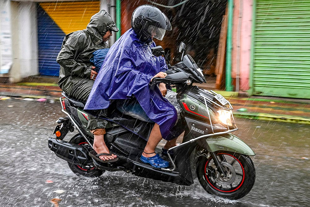 Weather: Rain in WBs Nadia