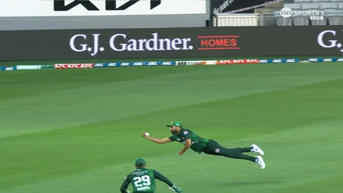 TNTSports : Screengrab of Haris Rauf's catch.