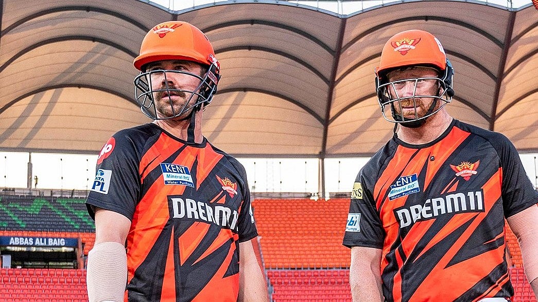 Travis Head and Heinrich Klaasen of SunRisers Hyderabad pose ahead of the IPL 2025 season. - X | SunRisers Hyderabad 