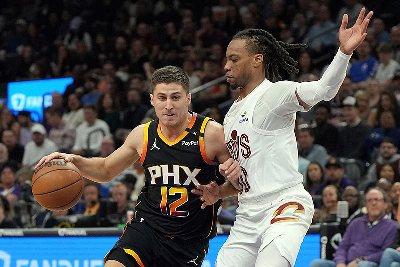 Basketball Game: Phoenix Suns vs Cleveland Cavaliers