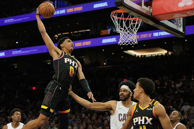 Basketball: Phoenix Suns vs Cleveland Cavaliers