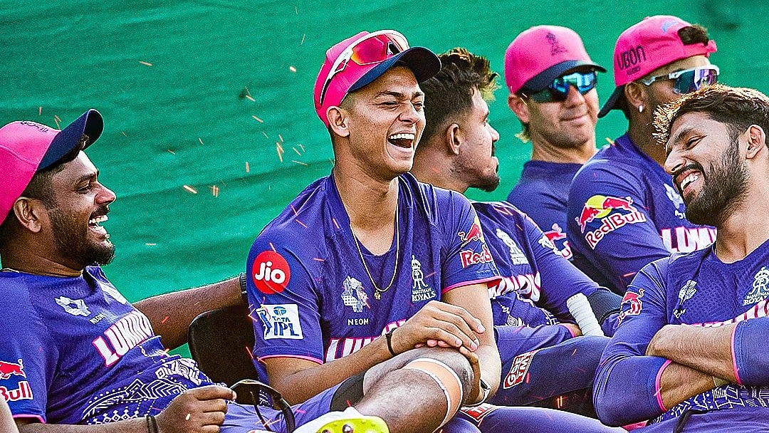X/Rajasthan Royals : Rajasthan Royals players share a light moment in training.
