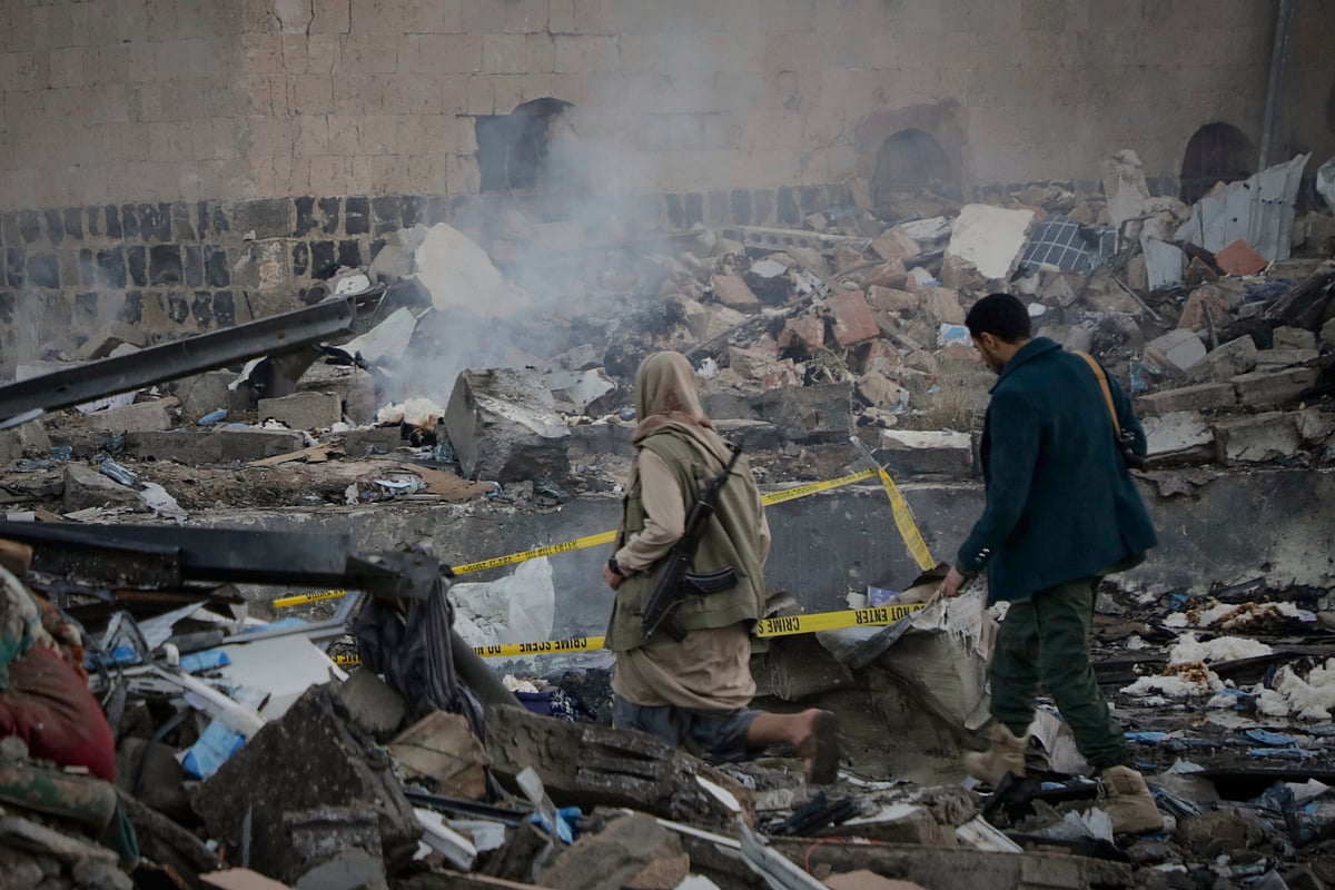 AP : The US is justifying its attack on Houthis as a response to persistent attacks on shipping in the Red Sea |