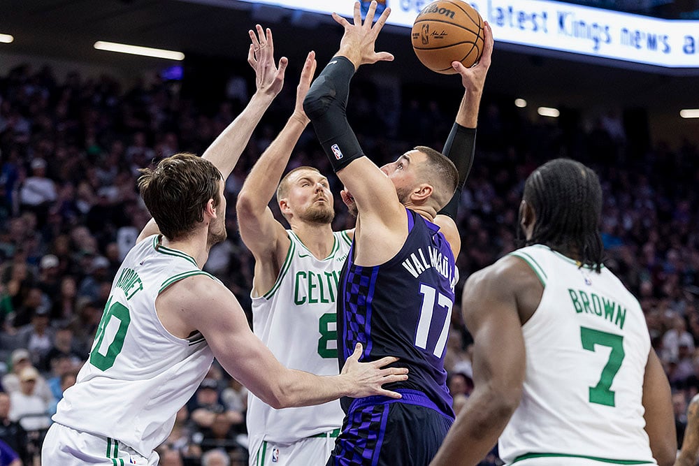 NBA basketball 2024-25 Boston Celtics vs  Sacramento Kings photo gallery: Jonas Valanciunas 