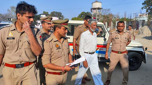 PTI : Police arrested Shahi Jama Masjid management committee president Zafar Ali 