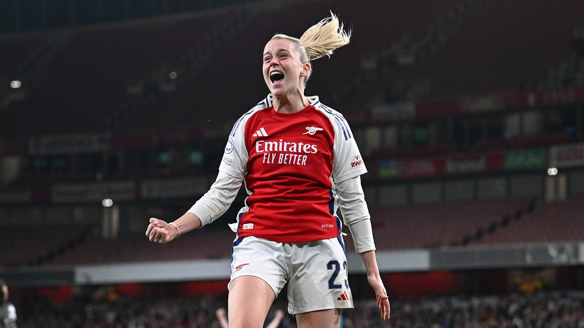 Alessia Russo celebrates against Madrid
