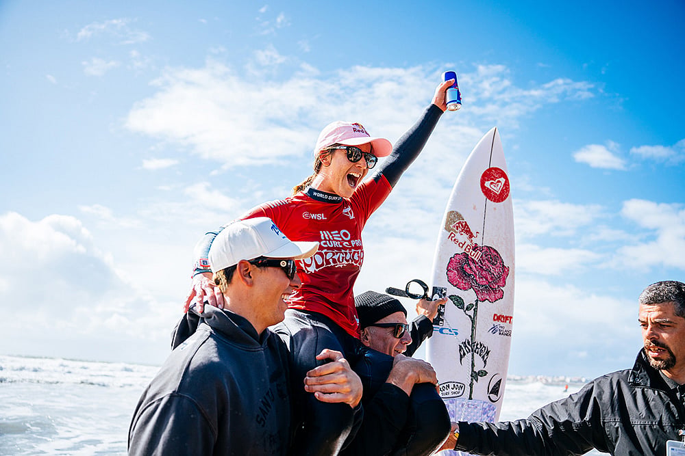 | Photo: World Surf League / Red Bull Content Pool : Caroline Marks