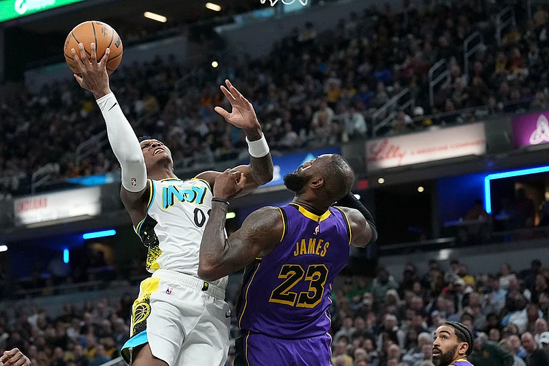 NBA basketball 2024-25 Los Angeles Lakers vs Indiana Pacers: LeBron James