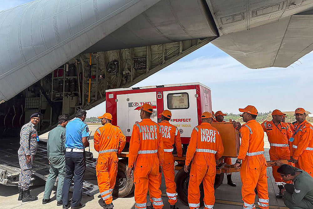 India sends humanitarian aid to Myanmar
