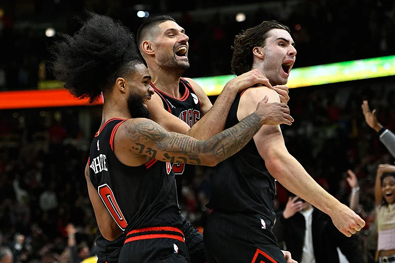 Basketball: Chicago Bulls vs Los Angeles Lakers