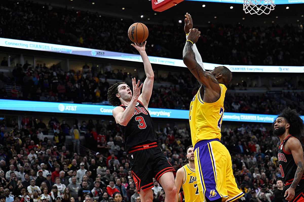NBA: Los Angeles Lakers vs Chicago Bulls