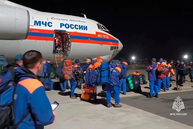 Russia sends aid to quake-hit Myanmar