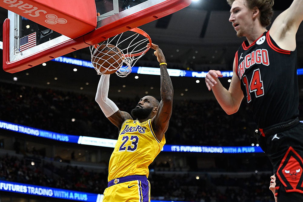 NBA Basketball Game: Chicago Bulls vs Los Angeles Lakers