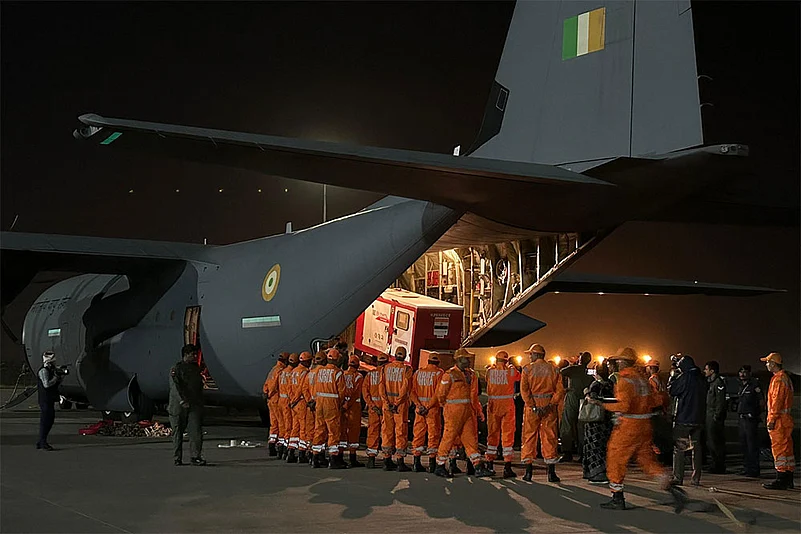 India sends aid to Earthquake-hit Myanmar