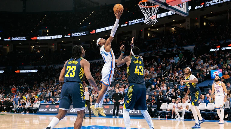 Shai Gilgeous-Alexander in action - null