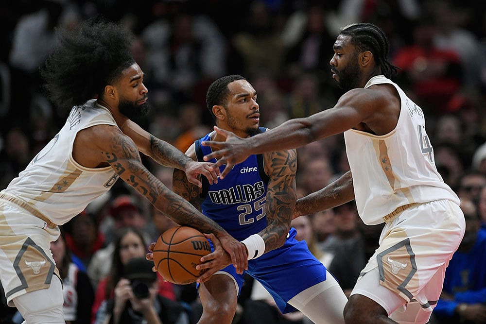 Basketball: Dallas Mavericks vs Chicago Bulls