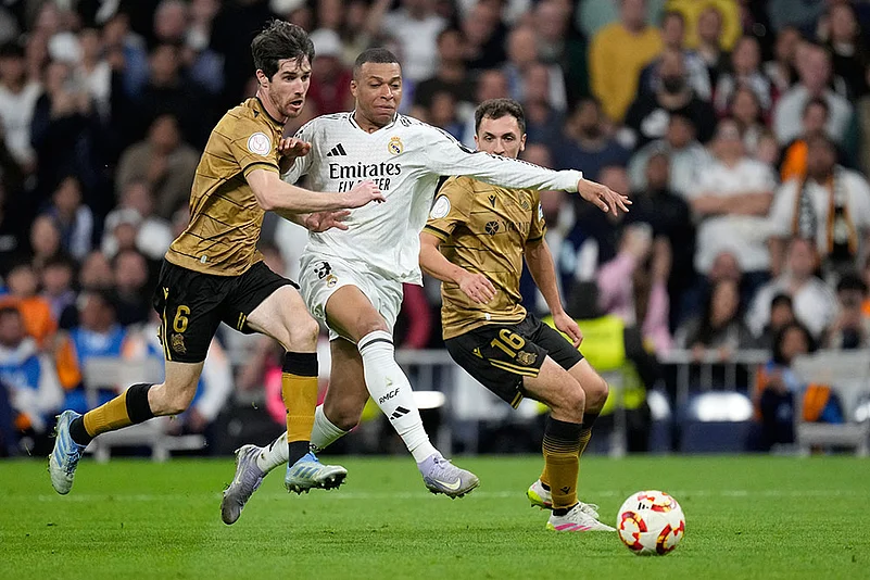Copa del Rey Soccer Match: Real Madrid vs Real Sociedad