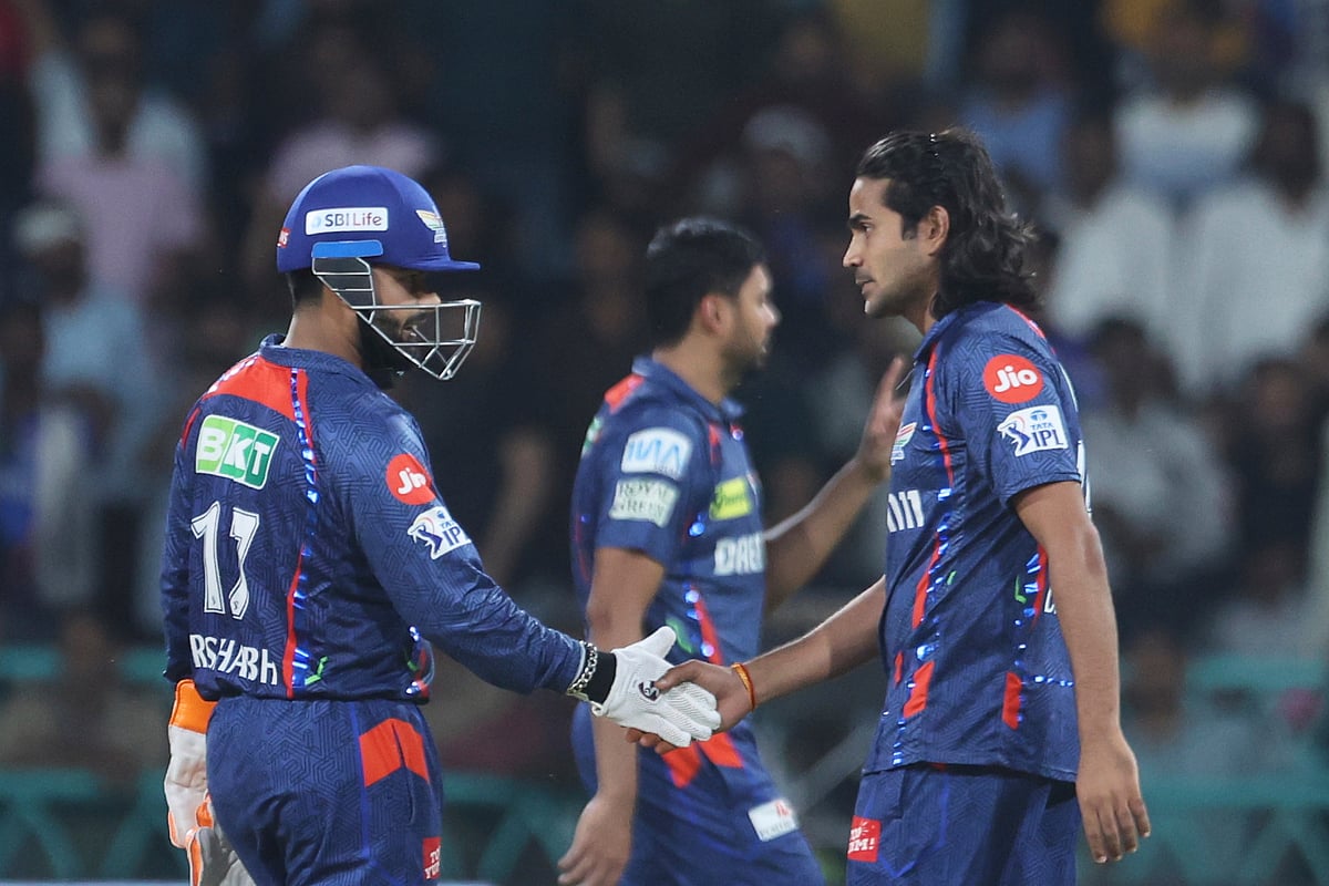 (AP Photo)
 : Lucknow Super Giants' Digvesh Rathi, right, and captain Rishabh Pant celebrates the dismissal of Punjab Kings' Prabhsimran Singh during the Indian Premier League cricket match between Lucknow Super Giants and Punjab Kings at Atal Bihari Vajpayee Ekana Cricket Stadium in Lucknow, India, Tuesday, April 1, 2025. 

