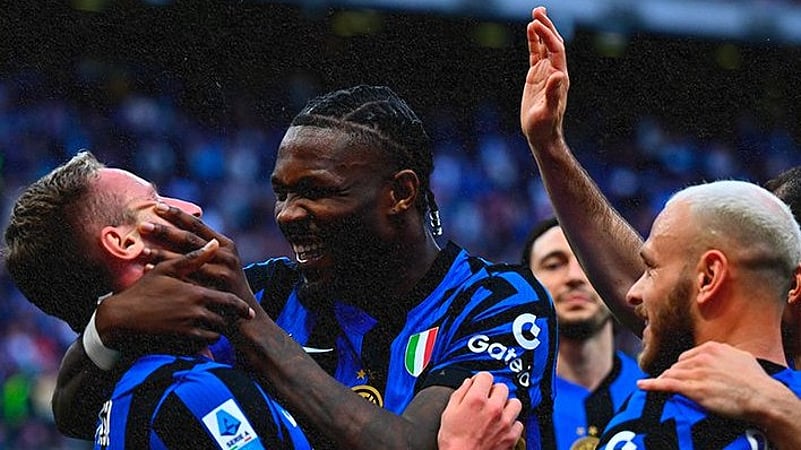 Inter Milan players celebrate