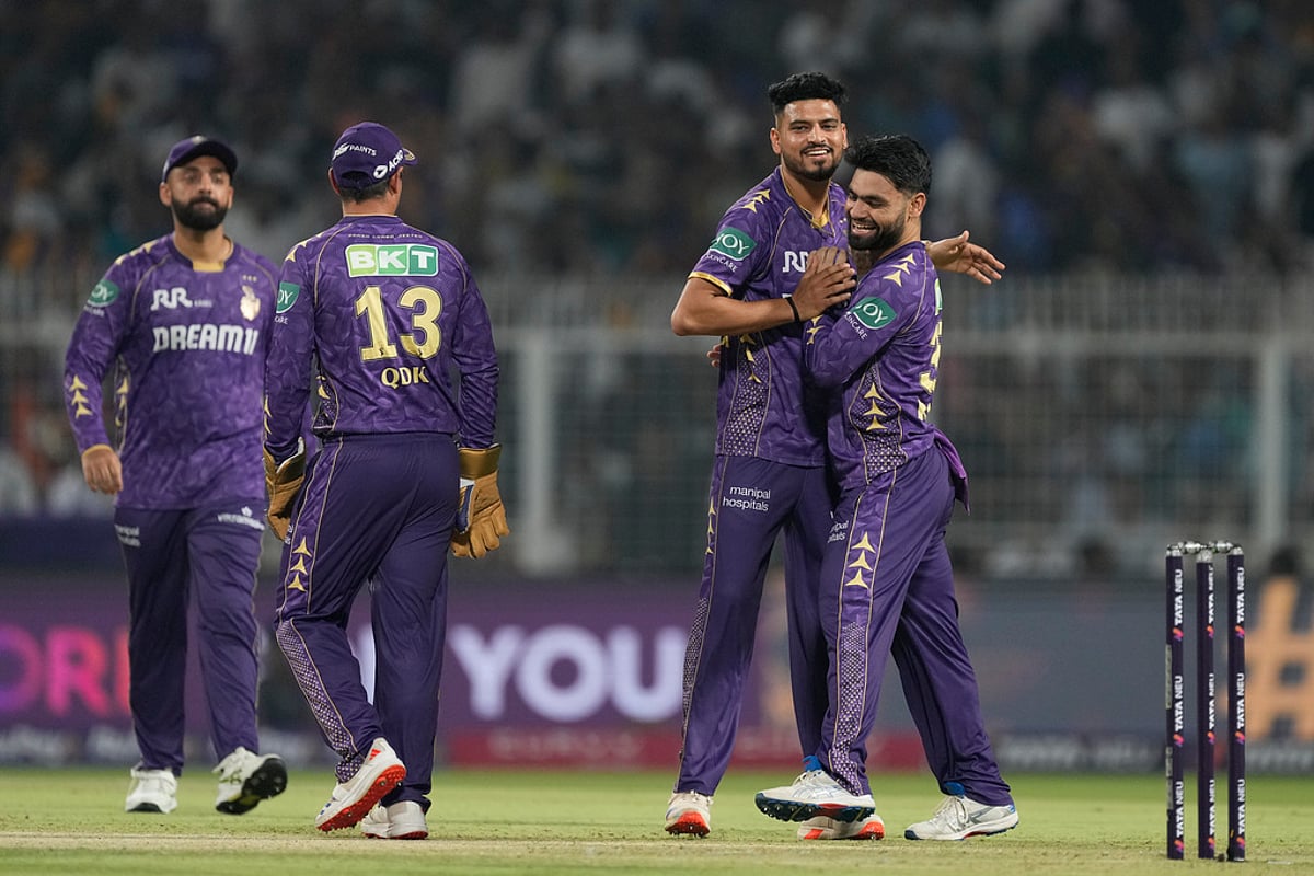 KKR players celebrate