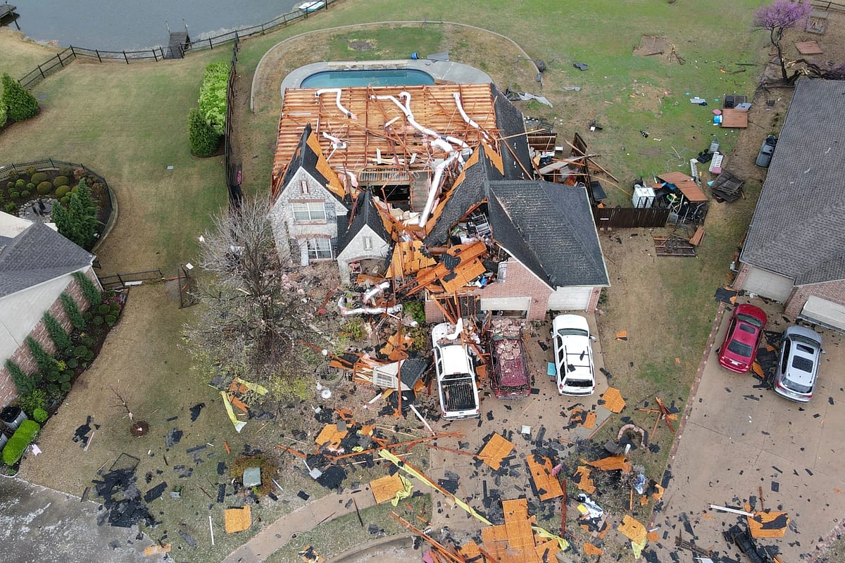 AP : Tornadoes devastate parts of US