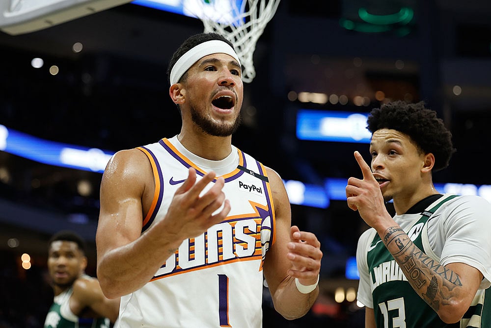 Basketball: Phoenix Suns vs Milwaukee Bucks