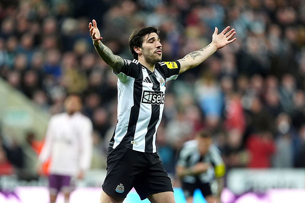 | Photo: Owen Humphreys/PA via AP : EPL: Brentford vs Newcastle United