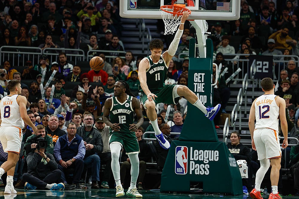 NBA: Milwaukee Bucks vs Phoenix Suns