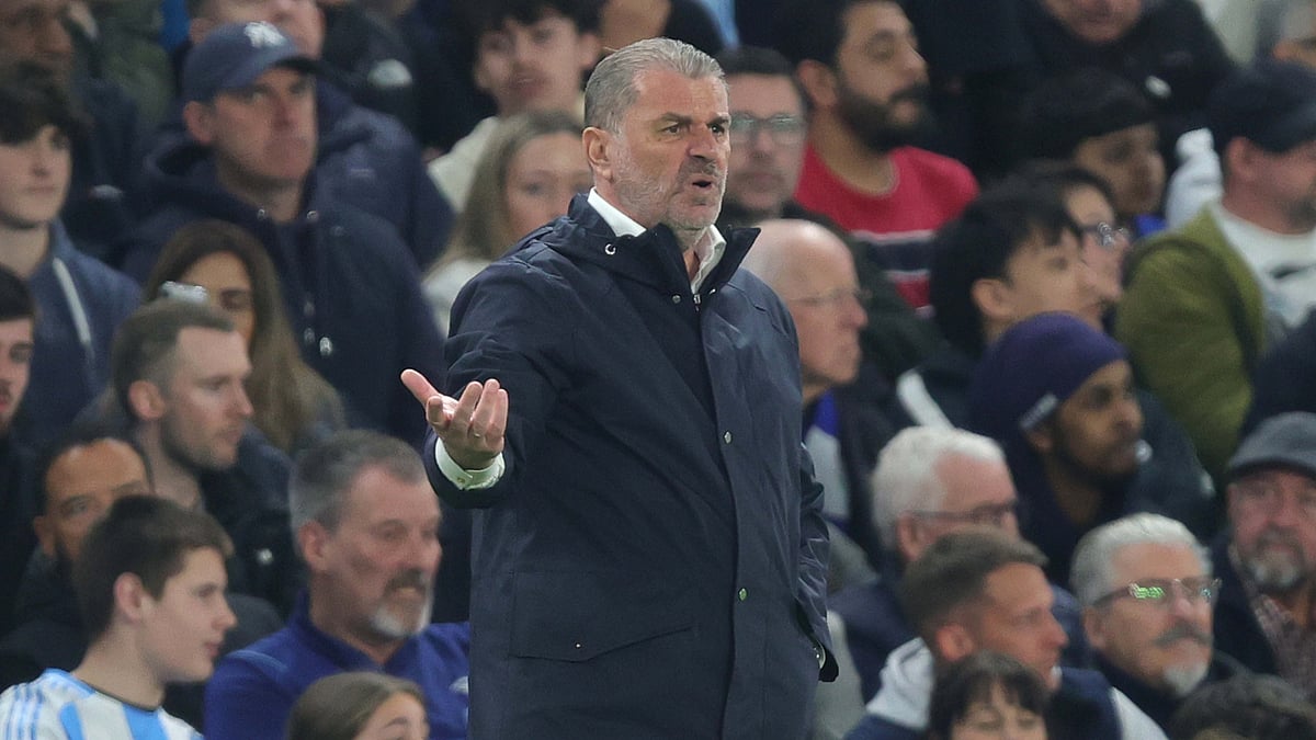 Ange Postecoglou during Chelsea's 2-1 win over Tottenham Hotspur - null