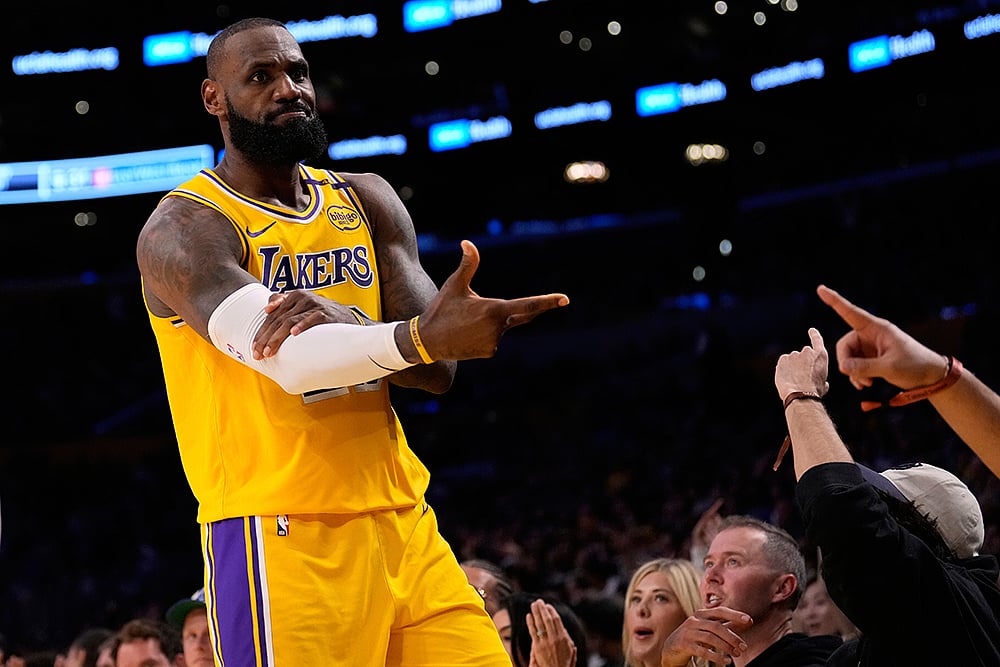 NBA: Los Angeles Lakers vs Golden State Warriors