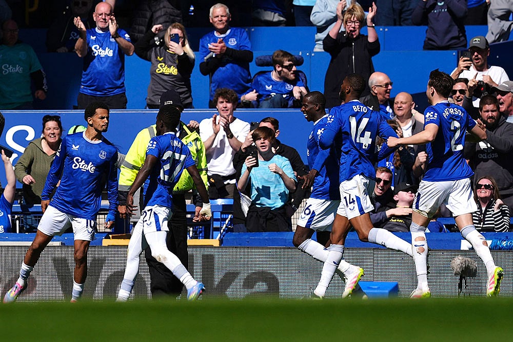English Premier League Soccer: Arsenal vs Everton