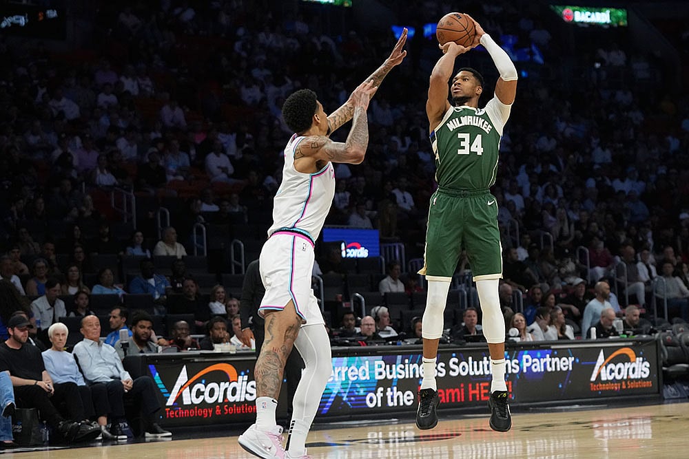 Bucks Heat Basketball