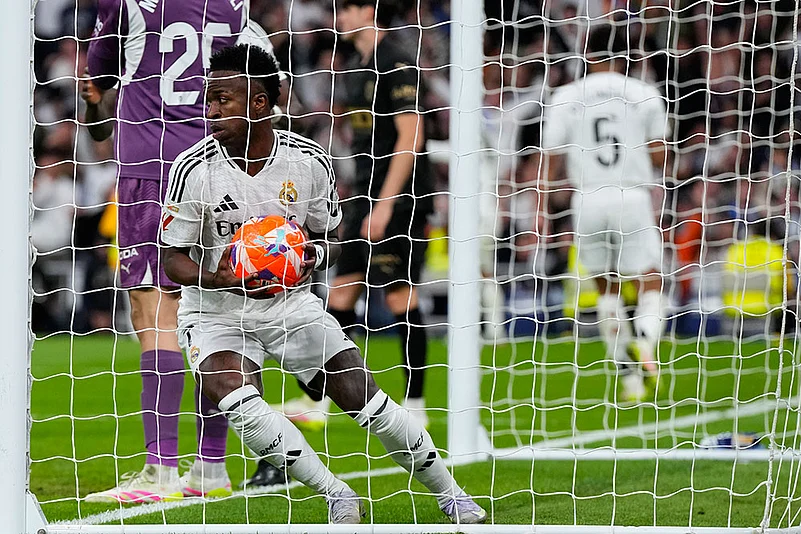 La Liga Soccer Match: Real Madrid vs Valencia