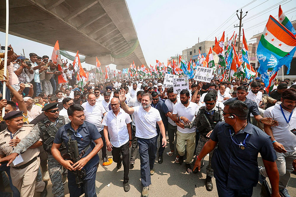 Palayan Roko Naukri Do Yatra