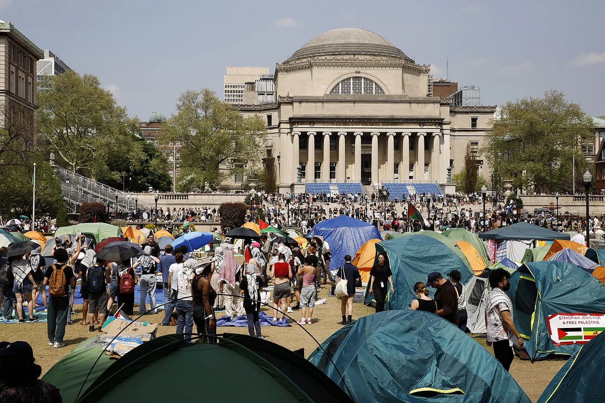  United States revoking visas of university students