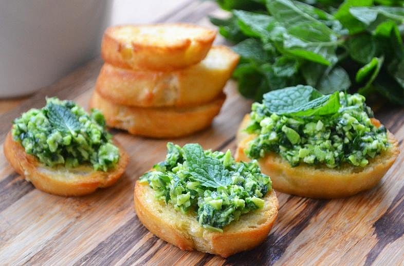 Spring Pea & Mint Crostini