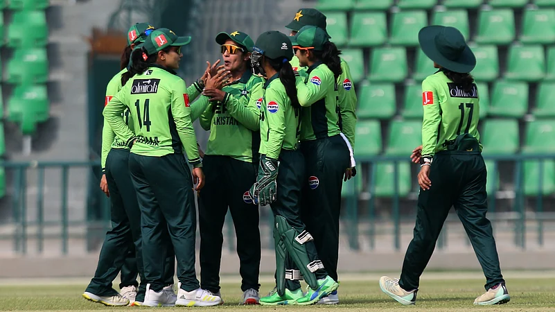 Pakistan beat Ireland