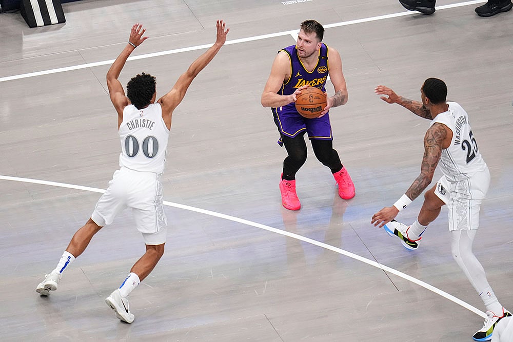 NBA Basketball: Los Angeles Lakers vs Dallas Mavericks