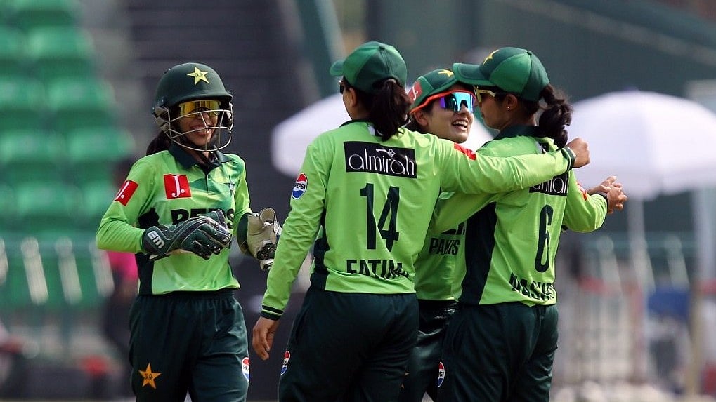 X | Pakistan Cricket  : Pakistan celebrate their win over Irealnd in the ICC Women's World Cup Qualifier.