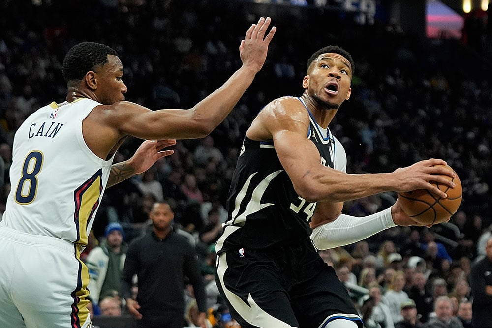 NBA Basketball: New Orleans Pelicans vs Milwaukee Bucks