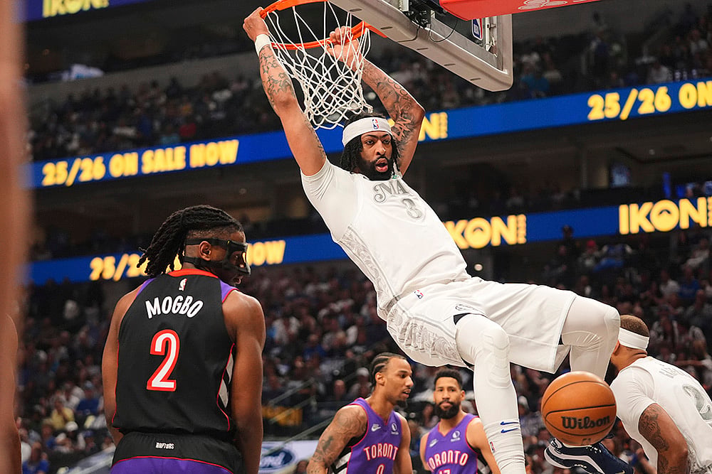 | Photo: AP/LM Otero : NBA Basketball 2024-25: Dallas Mavericks vs Toronto Raptors