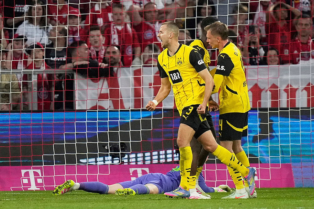 Germany Soccer Bundesliga Bayern Munich vs Borussia Dortmund: Waldemar Anton