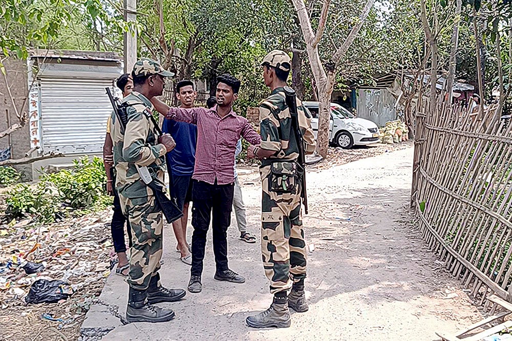| Photo: PTI : Security in Murshidabad