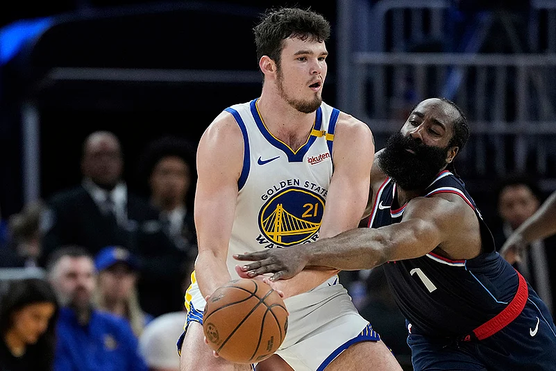 NBA Basketball 2024-25 Los Angeles Clippers vs Golden State Warriors: James Harden