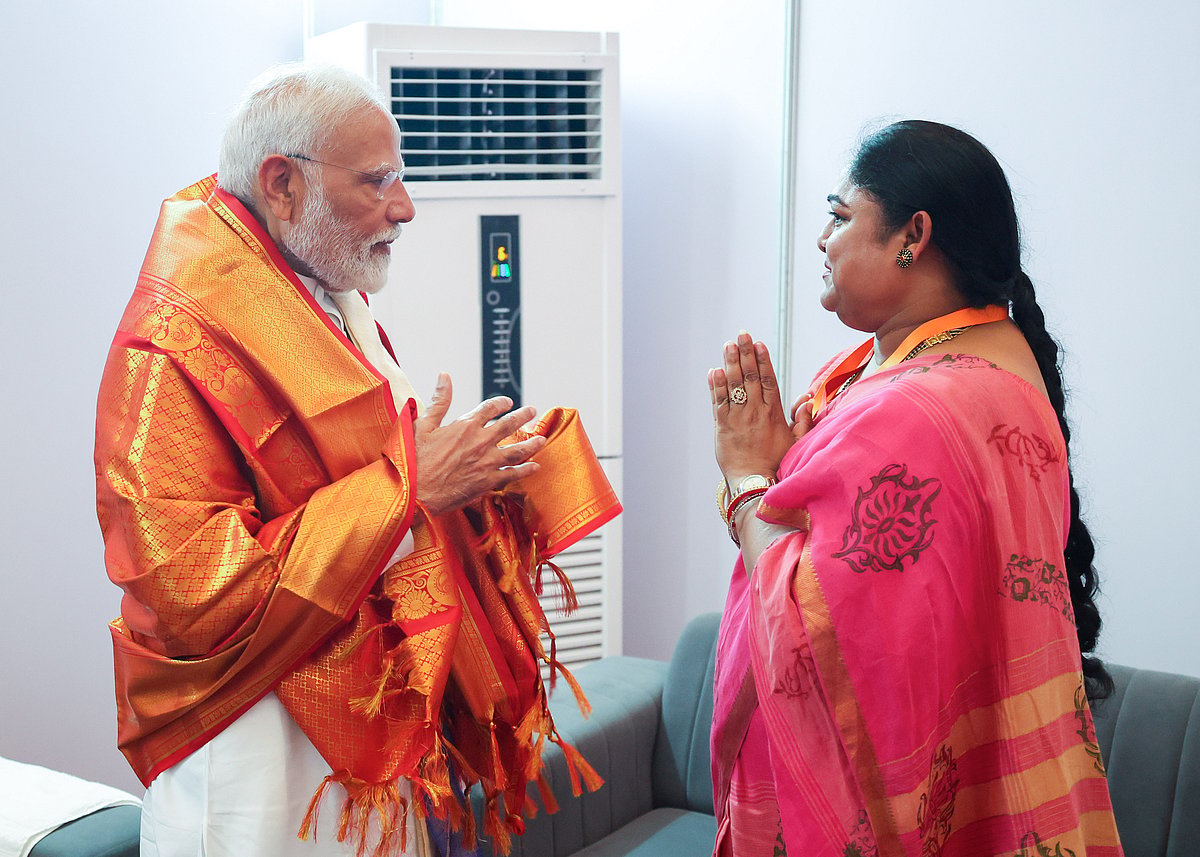 X/Narendra Modi : PM Narendra Modi meets Olympic medalist Karnam Malleswari